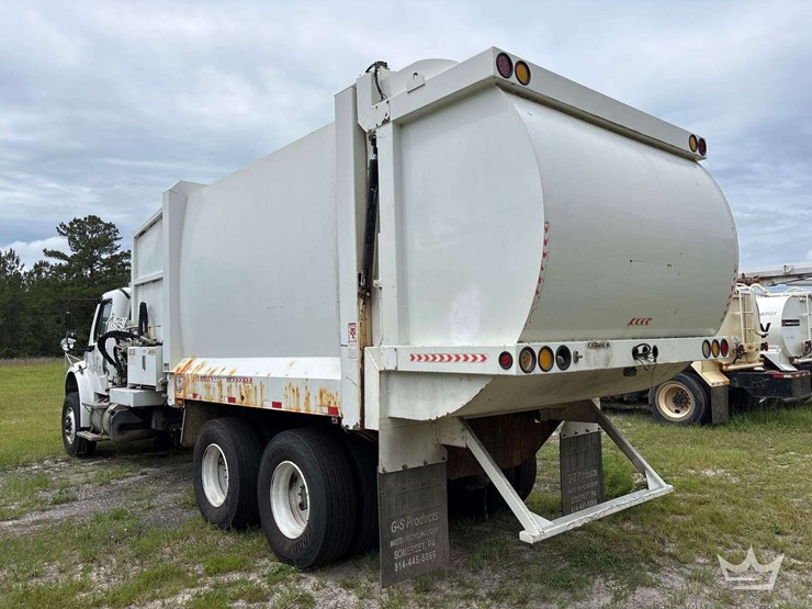 2019-freightliner-m2-106-image-3