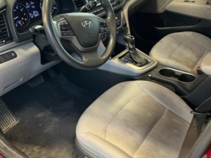 2017-hyundai-elantra-sdn-image-22