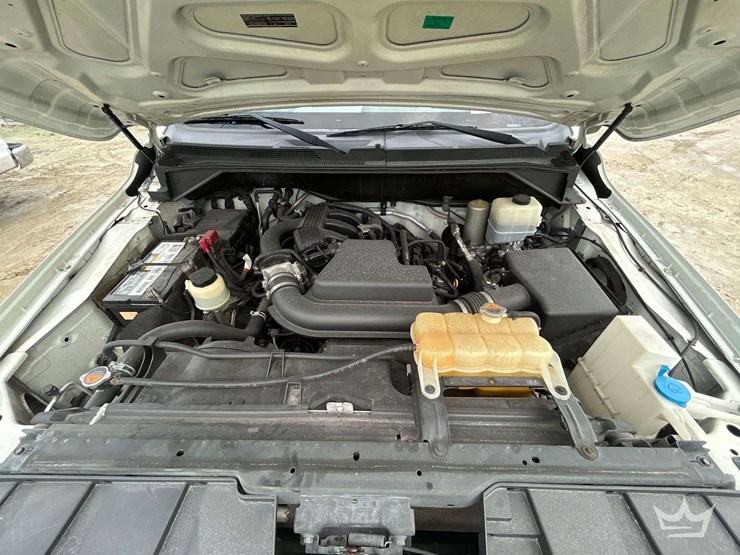 2017-nissan-nv2500hd-image-7