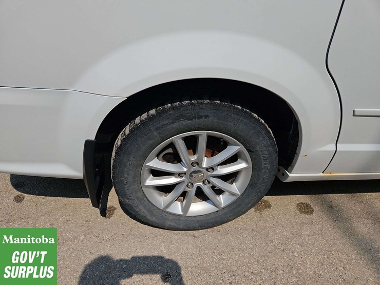 2014-dodge-grand-caravan-image-12