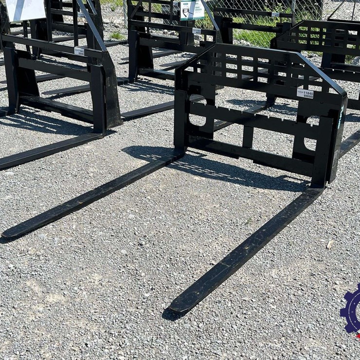 Unused 2026 FUTURE FT-DHC Skid Steer Forks - [Skid Steer Attachments] Attachment