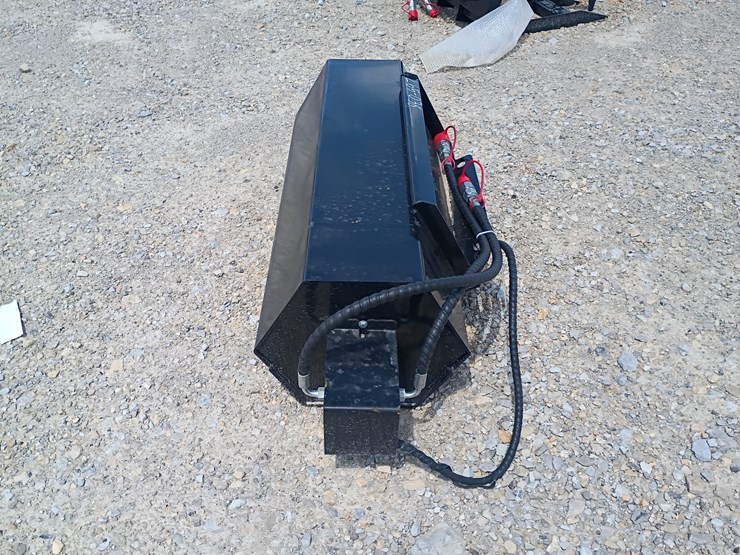 #l65-038-•-lanch-flail-mower-mini-skid-steer-attachment-image-3