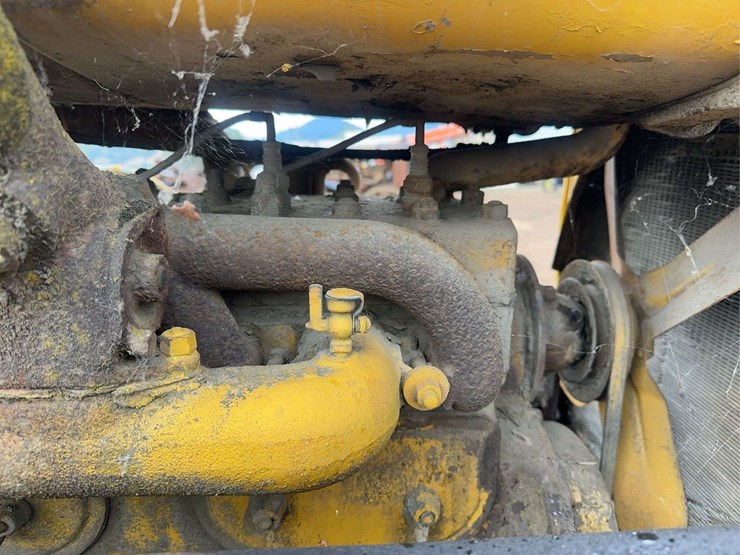 caterpillar-fifteen-image-35