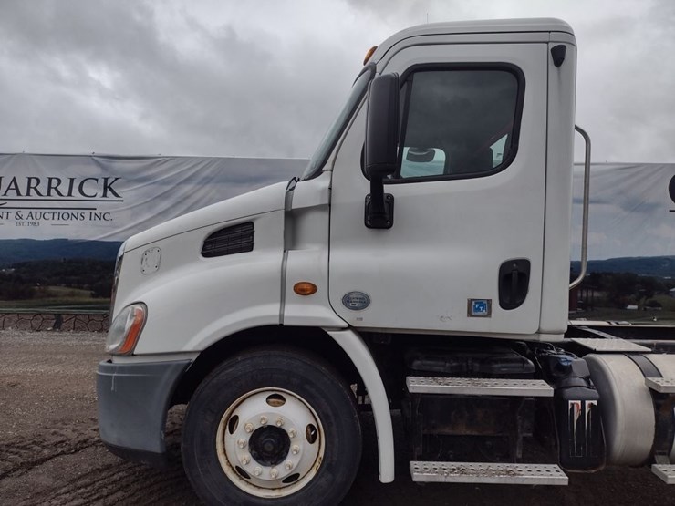 14-freightliner-cascadia-cab-&-chassis^title^-(qea-4750)-image-16