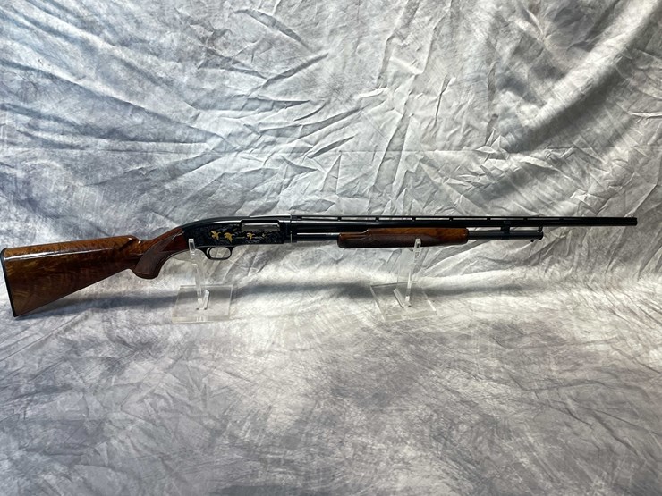 #10652-•-browning-model-42,-410-ga.-pump-action-shotgun,-sn:-03437nz982-image-2
