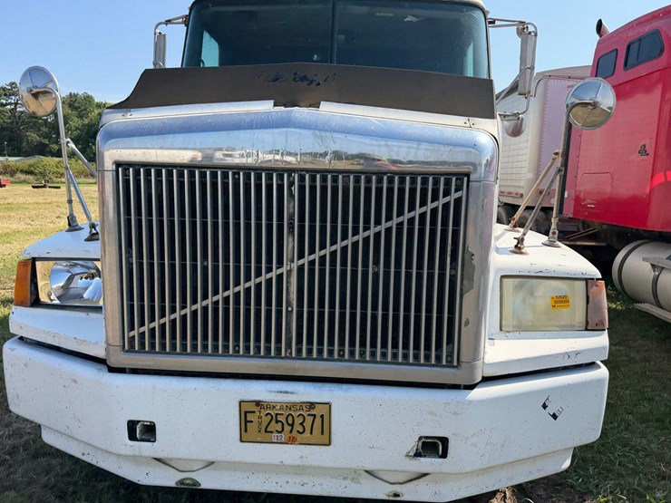 #52620-•-1990-whitegmc-wia-areo-series-sleeper-t/a-truck-tractor-4v1wdbjf3ln629984-inv#52620-image-40