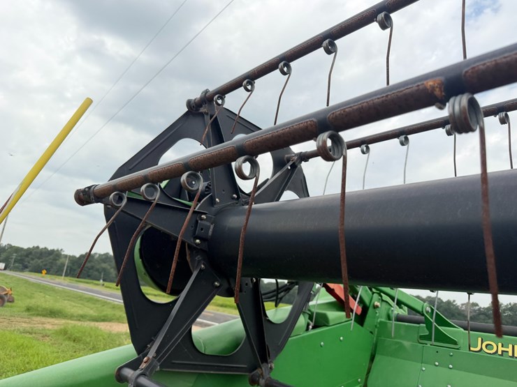 2015-john-deere-630d-image-44