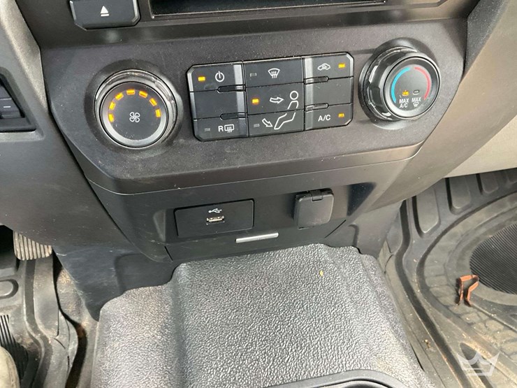 2018-ford-f350-image-16
