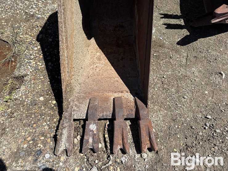 420-backhoe-bucket-image-8