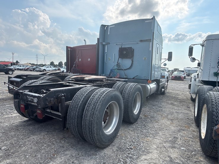 2007-kenworth-t600-image-3