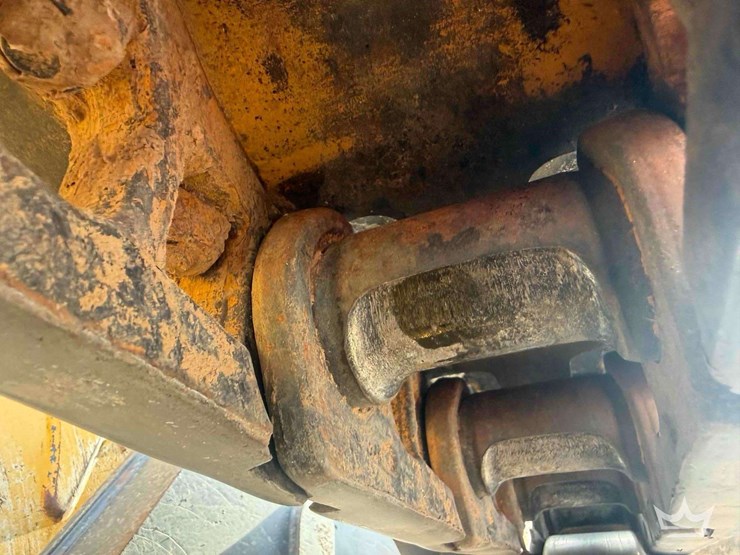 2020-deere-700k-xlt-image-56