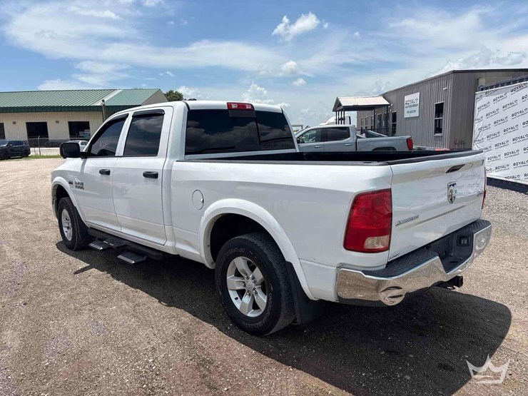 2017-dodge-1500-image-30