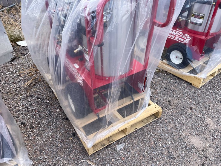 #2201-•-magnum-4000-gold-power-washer-image-6