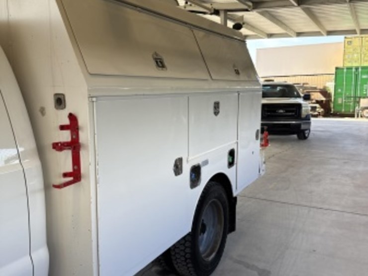 2015-ford-f550-image-7