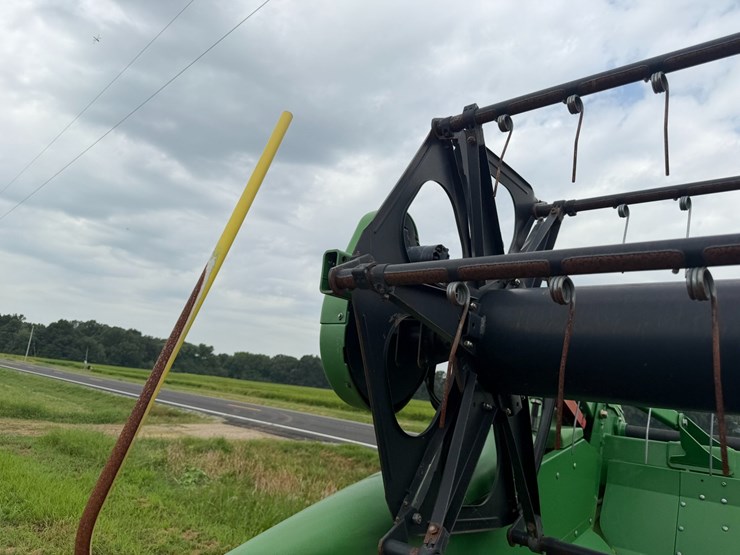 2015-john-deere-630d-image-45