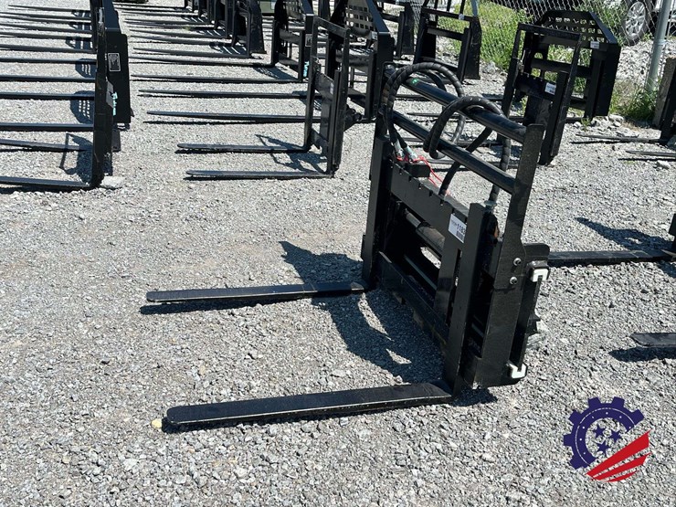 unused-2026-future-ft-cyhc-mini-skid-steer-side-shift-fork-attachment-image-2