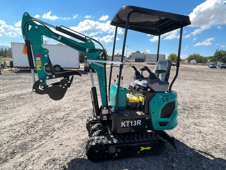 #2458-•-2026-cfg-kt13r-mini-excavator-image-2