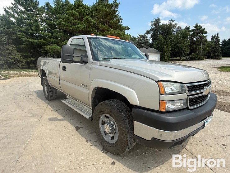 2006-chevrolet-k3500-image-3