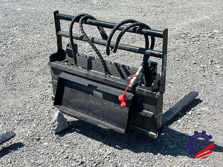 unused-2026-future-ft-cyhc-mini-skid-steer-side-shift-fork-attachment-image-4
