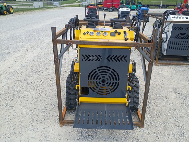 #l63-013-•-2026-zjg-380-mini-skid-steer-image-9