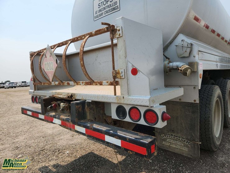 2006-peterbilt-378-image-48