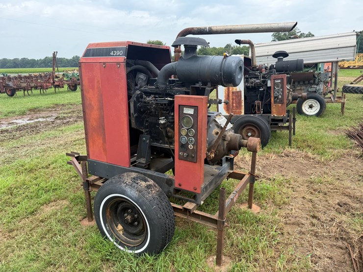 case-ih-4390-image-4