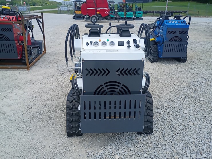 #l63-011-•-2026-zjg-380-mini-skid-steer-image-3