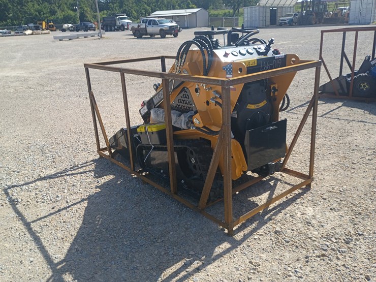 #l66-012-•-2026-agt-mx-crt23-mini-skid-steer-image-2