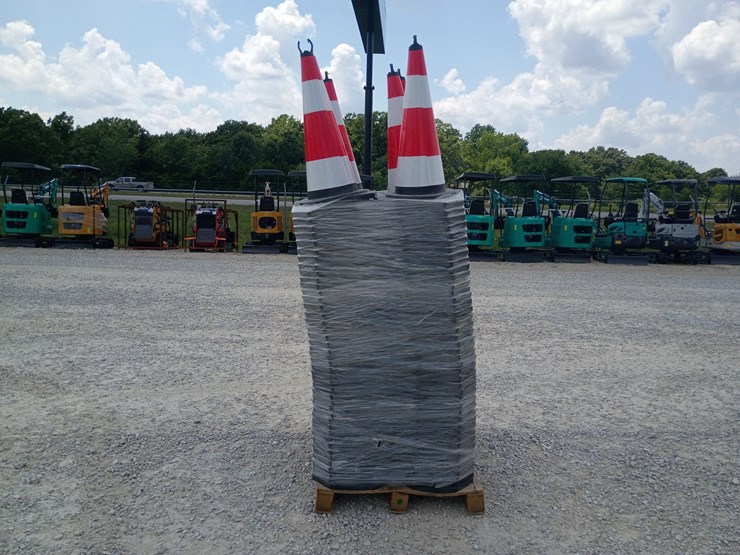 #l63-059-•-250--zjg-traffic-cones-image-7