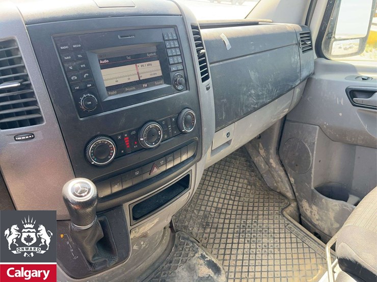 2016-mercedes-benz-sprinter-2500-image-15