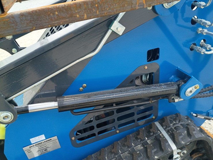 #l63-004-•-2026-zjg-380-mini-skid-steer-image-24