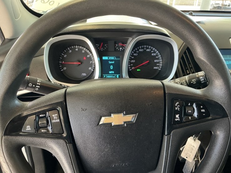 2015-chevrolet-equinox-image-16
