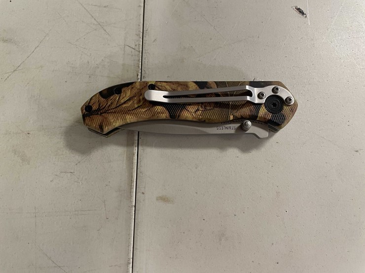 #10809-•-g-10-camo-handle-hunting-knife-image-7