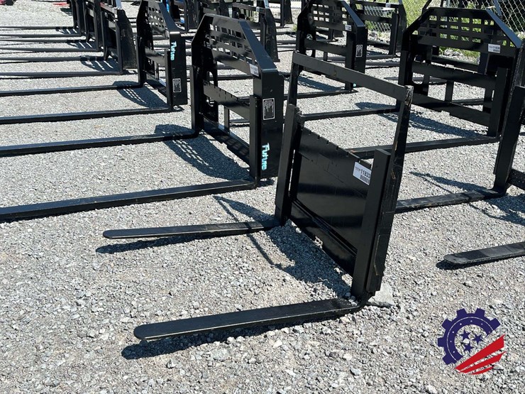 unused-2026-future-ft-xhc-mini-skid-steer-skid-steer-forks---[skid-steer-attachments]-attachment-image-2