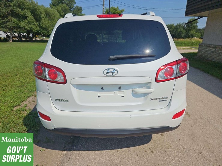 2011-hyundai-santa-fe-image-7