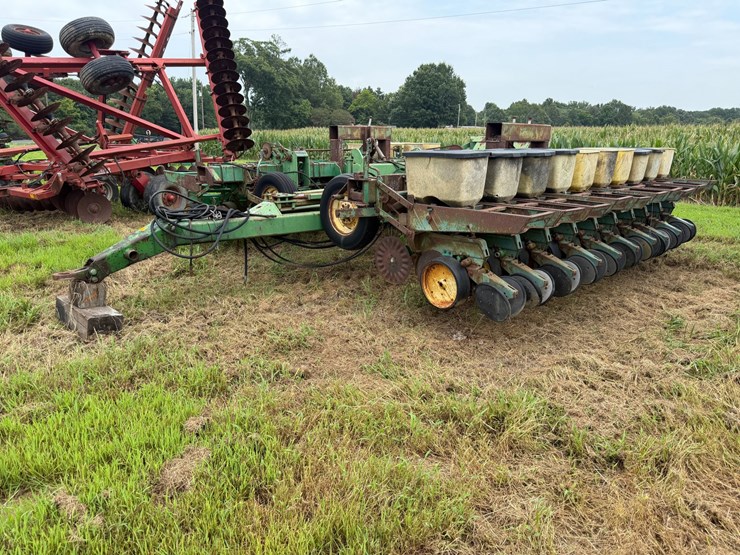 john-deere-530-image-1
