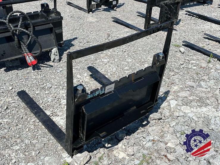 unused-2026-future-ft-xhc-mini-skid-steer-skid-steer-forks---[skid-steer-attachments]-attachment-image-3