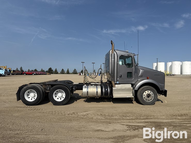 2013-kenworth-t800-image-4
