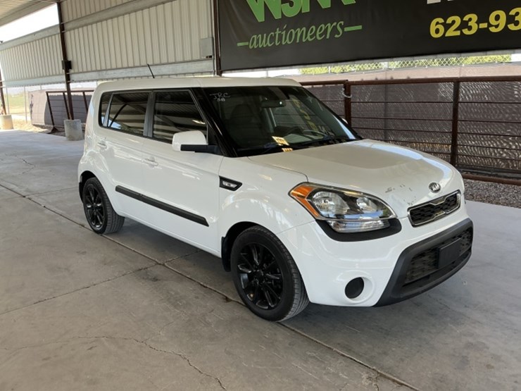 2013-kia-soul-crossover-image-2