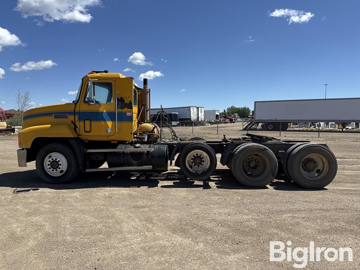 1995-mack-ch613-image-8