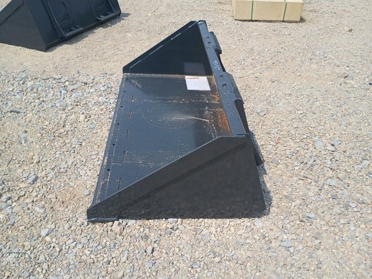 #l73-065-•-wolverine-72"-bucket-skid-steer-attachment-image-2