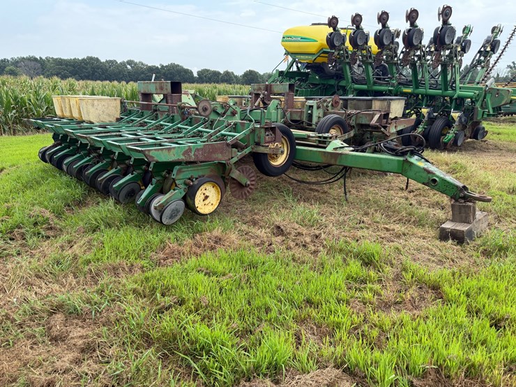 john-deere-530-image-2