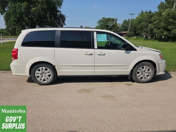 2013-dodge-grand-caravan-sxt-image-8
