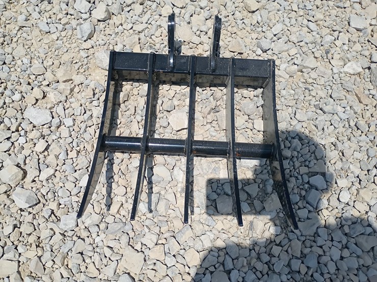 #l63-026-•-rake-mini-excavator-attachment-image-1