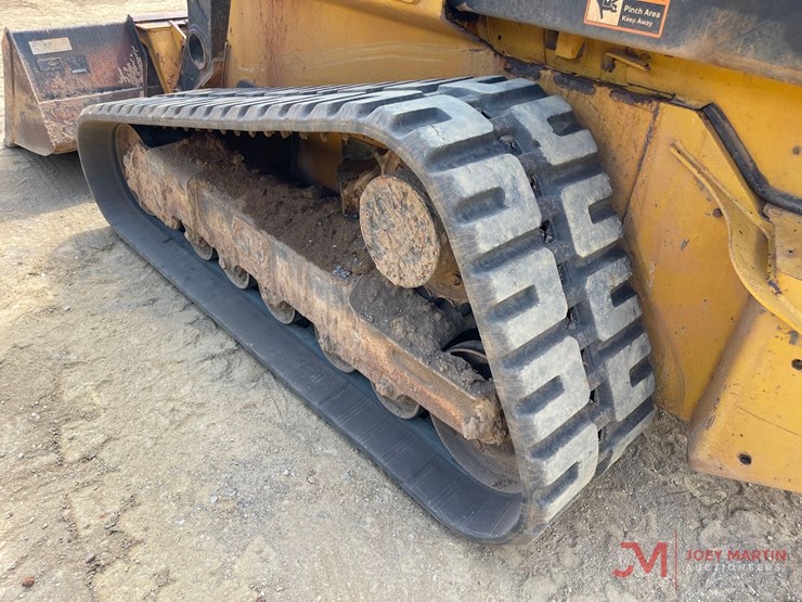 2020-deere-331g-image-10