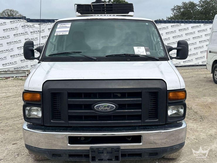 2012-ford-cargo-image-28