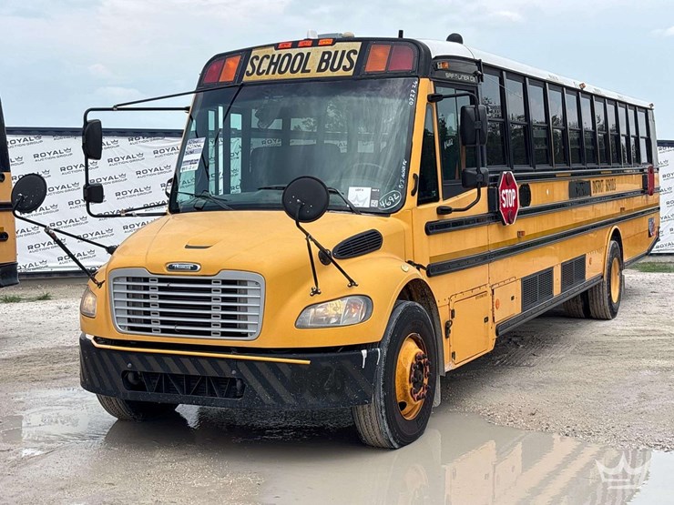 2016-freightliner-b2-image-1
