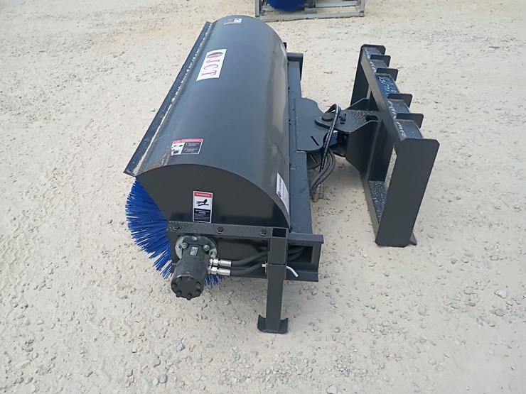 #l64-058-•-jct-sweeper-skid-steer-attachment-image-3