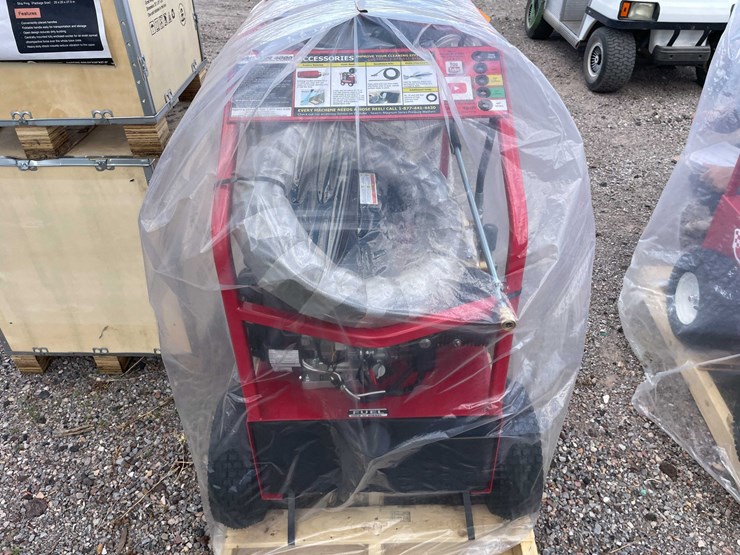 #2200-•-magnum-4000-gold-power-washer-image-3