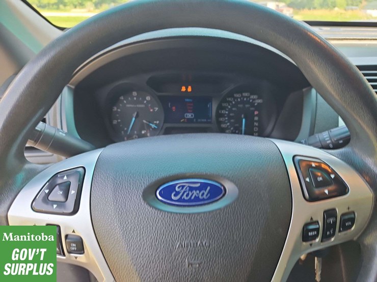 2013-ford-explorer-image-27